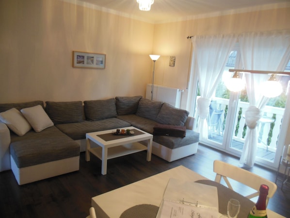 Smart TV, libri, impianto stereo