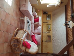 Télévision à écran plat, chaîne hi-fi