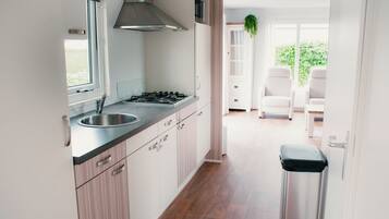 Réfrigérateur, chaise haute