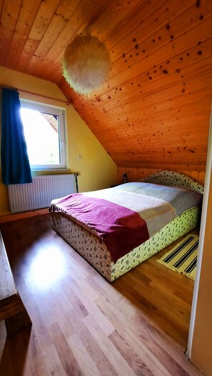 6 bedrooms, travel cot, free WiFi, bed sheets - Great rust. Country house with a romantic garden and wood heating. Finland sauna (Kleineicholzheim)