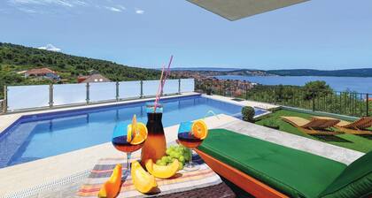 Gorgeous home in Trogir with sauna