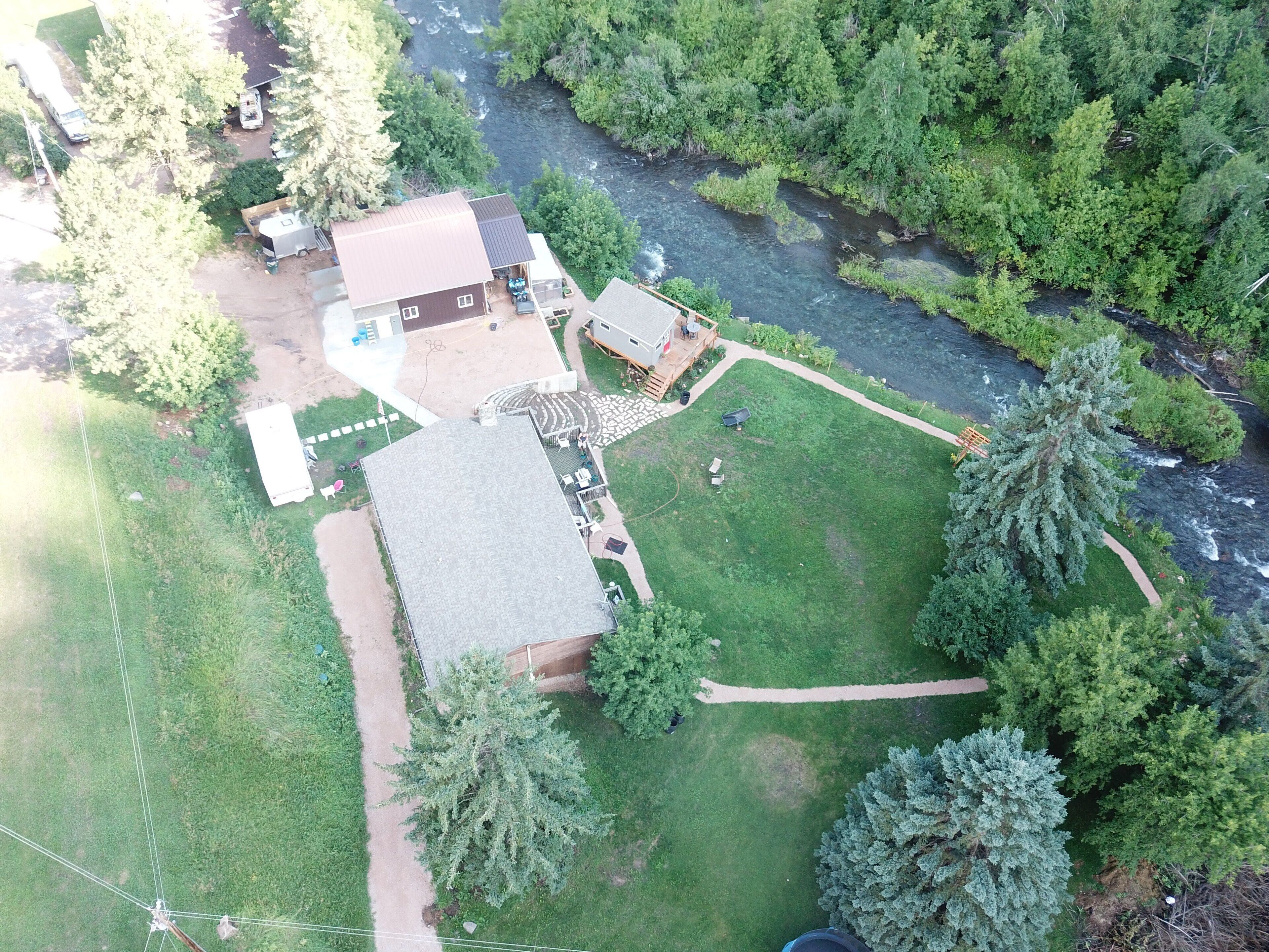 Paradise by the Creeks edge, hot tub overlooking creek, bar area w/ music BT