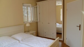 1 Schlafzimmer, Reisekinderbett, kostenloses WLAN, Bettwäsche