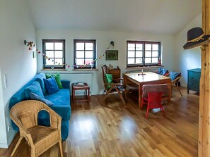 Unclassified image, 5 of 13, button