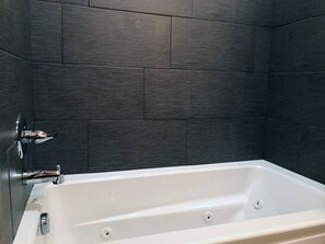 Vasca, asciugacapelli, asciugamani