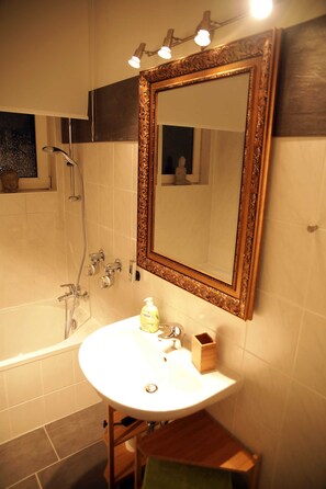 Unclassified image, 4 of 37, button - ACS 7 - Art City-Studio Kassel 7 (Niestetal)