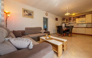 Smart TV, fireplace, foosball, table tennis