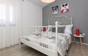 6 Schlafzimmer, Reisekinderbett, kostenloses WLAN, Bettwäsche