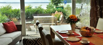 Beach house, 200 square meters. Wf., Directly on the Plauer See, Müritz, 30m to beach, Sky