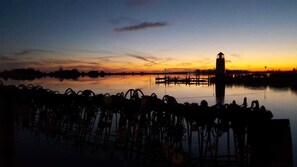 Unclassified image, 2 of 15, button