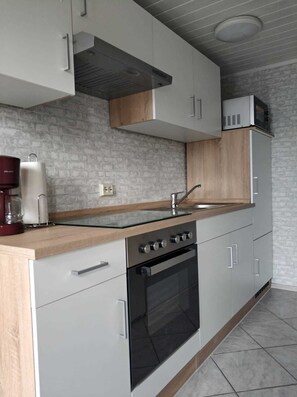 Frigorifero, microonde, forno