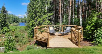 Vacaciones de ensueño en el lago con sauna, chimenea, barco, WiFi, 3 dormitorios, cochera