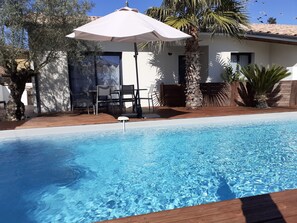 A heated pool - Family villa with heated pool, in a quiet location close to the lake and center. (Gujan-Mestras)