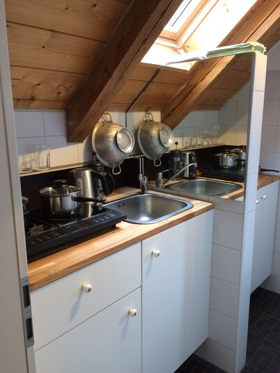 Apartment with kitchen and partly covered terrace. Central and quiet 