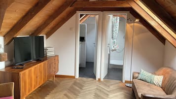 Fernseher, Bücher, Videothek