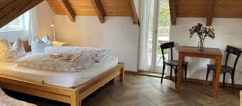 Apartment with kitchen and partly covered terrace. Central and quiet