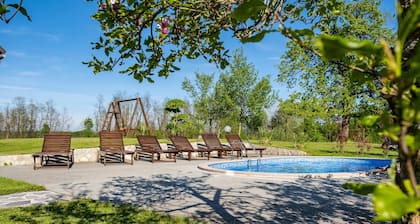 Lovely home in Bosiljevo with kitchen