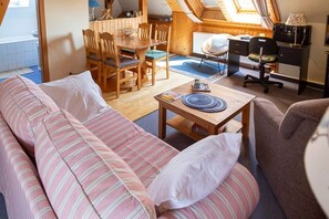 1 chambre, bureau, draps fournis