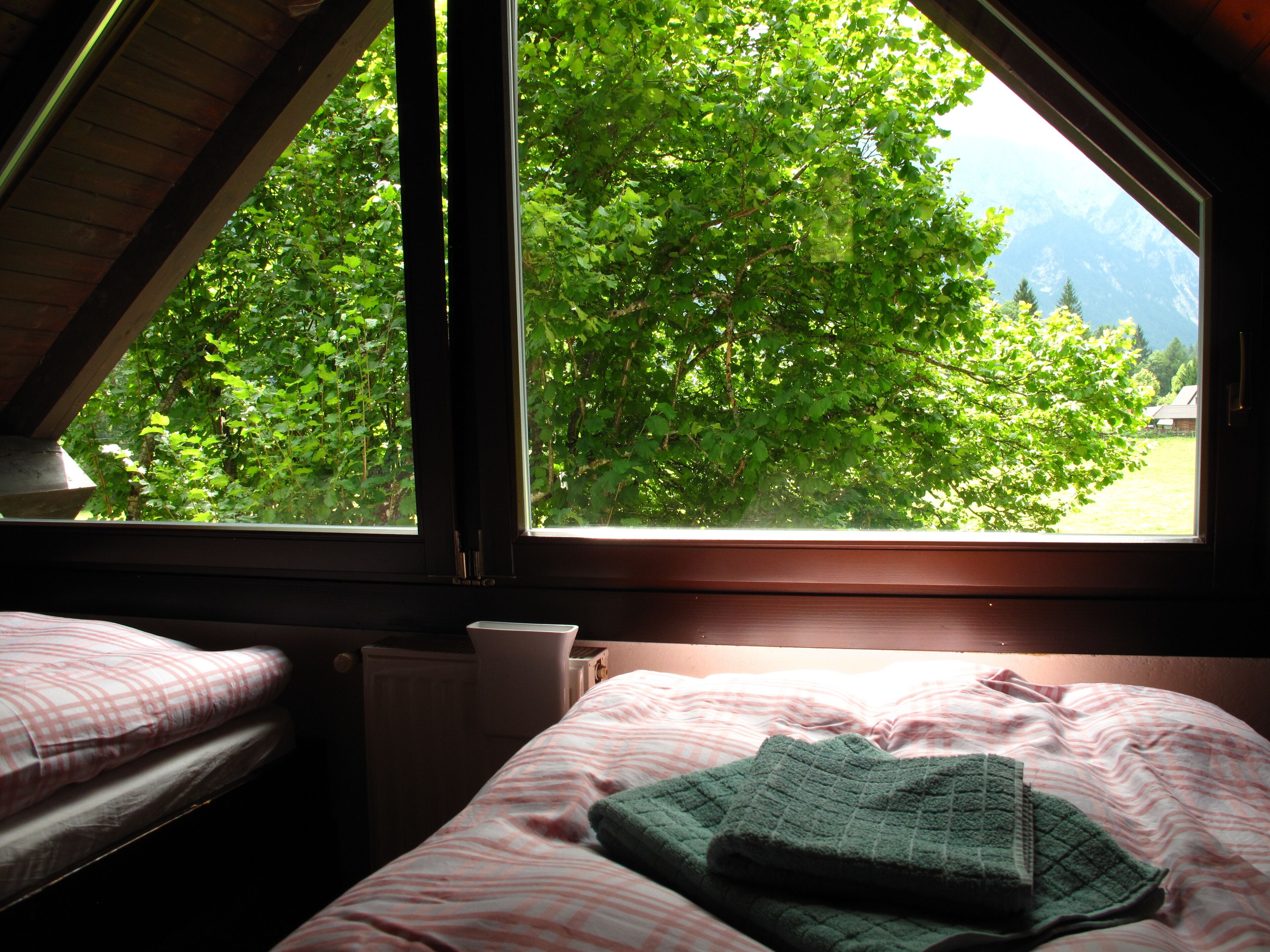 2 多间卧室、熨斗/熨衣板、床单