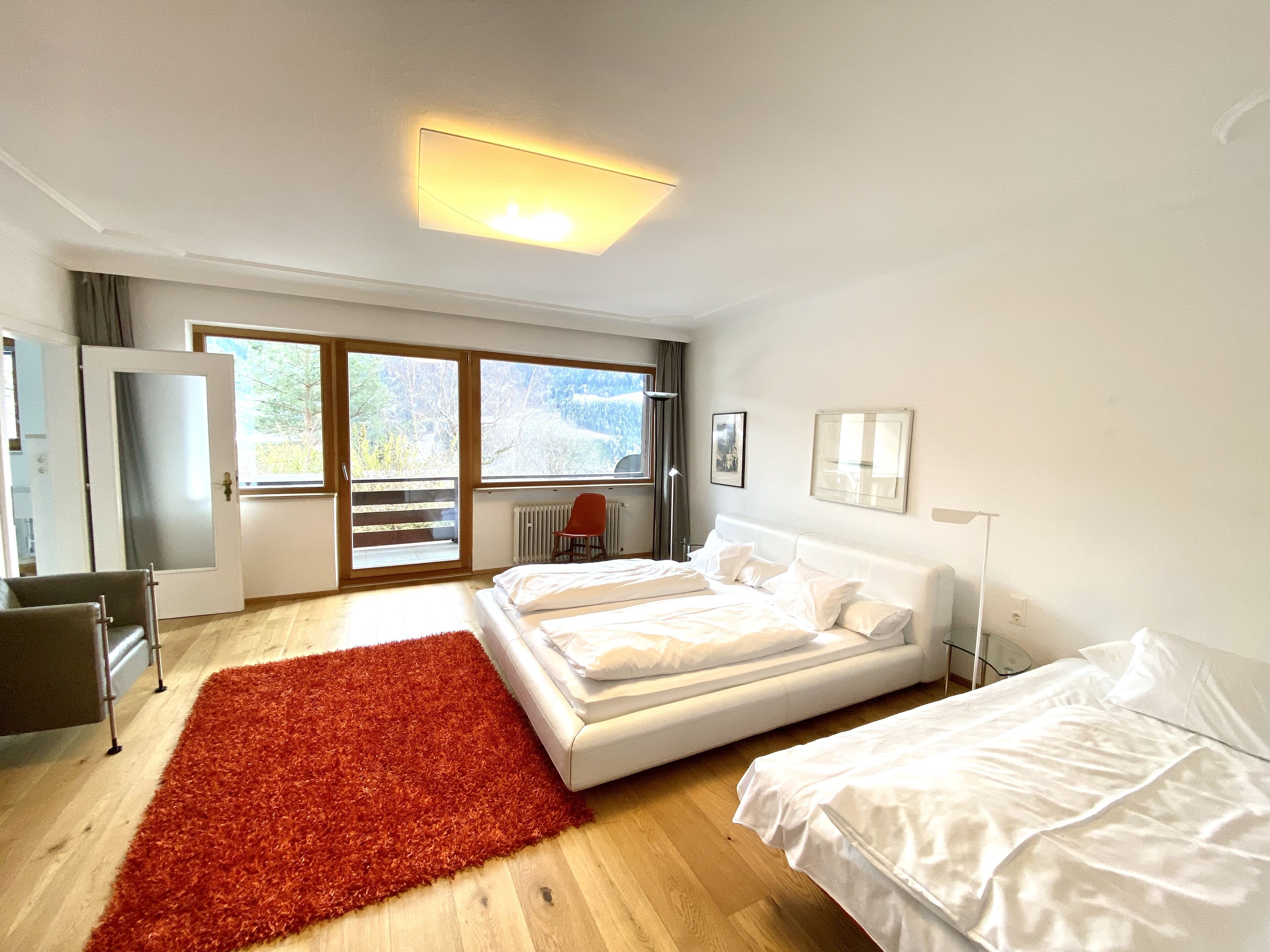 4 makuuhuonetta, silitysrauta/-lauta, vauvan matkasänky, ilmainen Wi-Fi