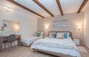 2 Schlafzimmer, Zimmersafe, kostenloses WLAN, Bettwäsche