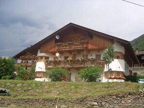 Esterni