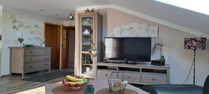 TV, ping pong