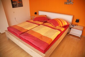 3 Schlafzimmer, Schreibtisch, WLAN, Bettwäsche