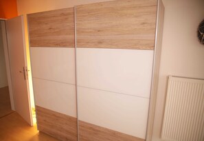 Unclassified image, 4 of 45, button - ACS 8 - Art City-Studio Kassel 8 (Niestetal)