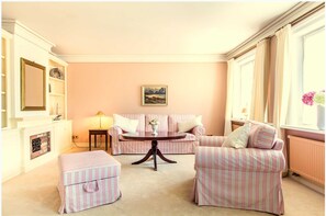 Unclassified image, 4 of 13, button