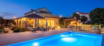 Cozy home in Kras with WiFi