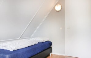 3 bedrooms, travel cot, free WiFi - Amazing home in Winterswijk with WiFi (Winterswijk)