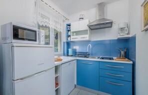 Kühlschrank, Herdplatte, Geschirrspüler