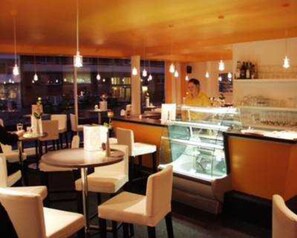 Bar (on property) - 2 room apartment 147, bath / toilet type A1, land side - Hotel Roth Appartements (Sylt)