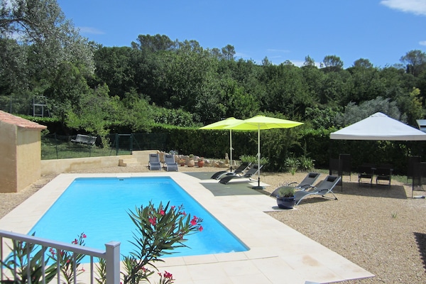 Piscine, Schatten und Bäume