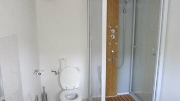 Douche, serviettes fournies
