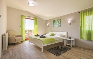 4 bedrooms, in-room safe, travel crib, free WiFi