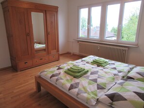 2 bedrooms, WiFi, bed sheets - Chic, bright, 3-room apartment - 150m to the lake (Unteruhldingen)