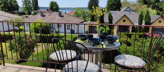 Chique, lichte, 3-kamer appartement - 150m van het meer