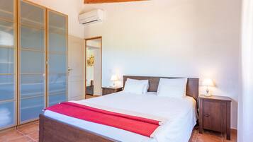 2 chambres, fer et planche Ă repasser, Wi-Fi gratuit, draps fournis