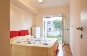 2 عدّة غرف نوم وواي فاي مجانًا وملاءات أسرّة