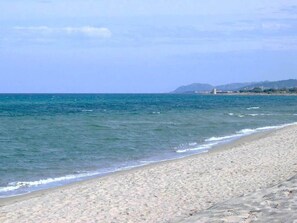 Plage à proximité, chaises longues