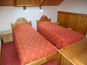 4 Schlafzimmer, Reisekinderbett, kostenloses WLAN, Bettwäsche