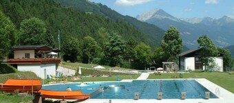 Modern 75m² apartment for 2 to 5 people with fireplace and beautiful mountain views!