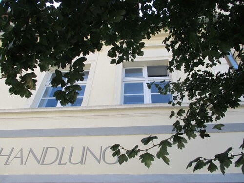 Asuminen kirjakaupan kanssa