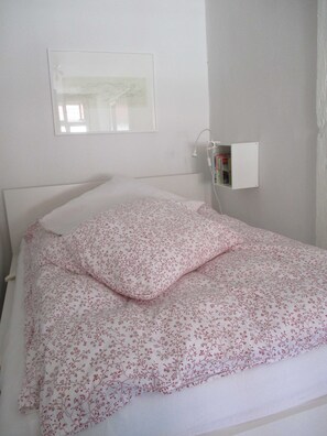 1 Schlafzimmer, Schreibtisch, WLAN, Bettwäsche