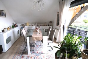 Dining - Apartment with balcony in a quiet, sunny location on the outskirts of Saxon Switzerland (Sebnitz)