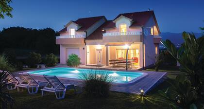 5 huoneen majoitus Sinj