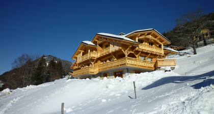 Gehobenes Chalet unweit der Skipisten