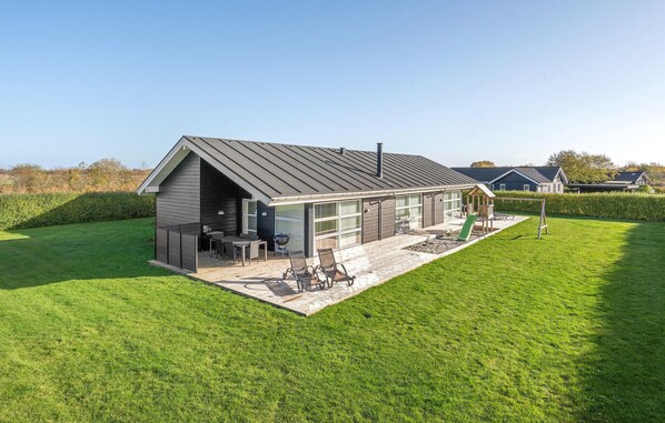 Outdoor dining - Stunning home in Sydals with sauna (Sydals)